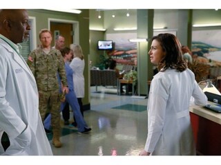 グレイズ アナトミー シーズン11 Episode 22 彼女のいない一年 Part I She S Leaving Home Part 1 Of 2 フル動画 無料体験 動画配信サービスのビデオマーケット