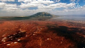 「アフリカ 大地の裂け目のミステリー~白黒の溶岩・紅白の湖~」