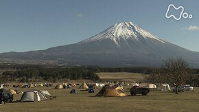 「真冬のキャンプ場 富士山を眺めながら」
