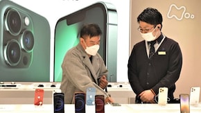 「新宿・携帯ショップ スマホと歩む人生は」
