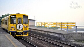 「長崎 ハンカチなびく海辺の駅で」