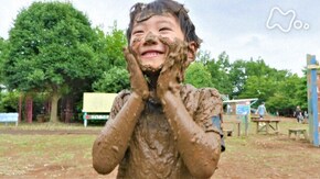 「“どろんこパーク” 雨を走る子どもたち」